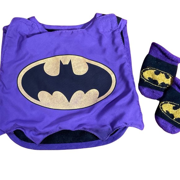 👣 5/$25 - Infant Bib & Sock Set w/ Cape - Picture 2 of 2